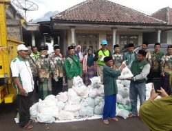 MWC NU Ampelgading Kabupaten Malang Berbagi Kasih dengan Korban Erupsi Semeru