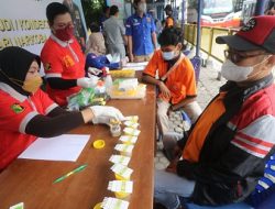 Jelang Tahun Baru, Pemkot dan Polres Kediri Kota Lakukan Tes Kesehatan Sopir Bus