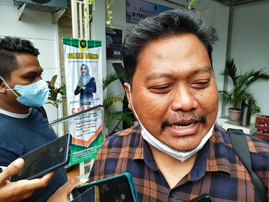 Sujono Ali, kuasa hukum pelapor atas nama Sulasih saat ditemui awak media di Gedung Pengadilan Agama Tuban.