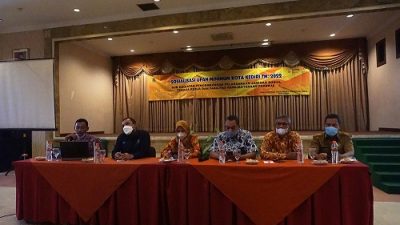 Acara sosialisasi UMK Kota Kediri tahun 2022 di Hotel Lotus Kediri, Selasa (7/12/2021)