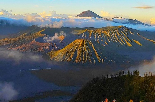 Ilustrasi wisata Gunung Bromo tidak terdampak erupsi Gunung Semeru.