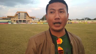 Ketua Komisi I sekaligus Ketua Fraksi PKB, Fahmi Fikroni, saat masih menjadi manager klub sepak bola Persatu Tuban.