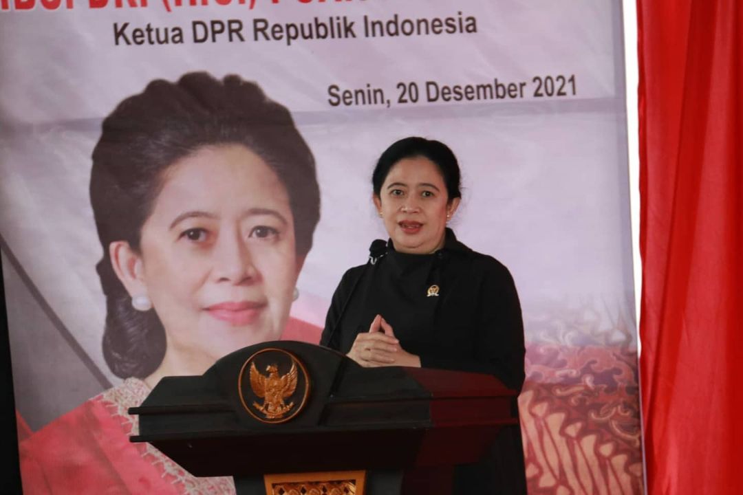 Puan Maharani saat meresmikan Jalan Dr Ir Soekarno di Kabupaten Malang, Senin (20/12/2021)