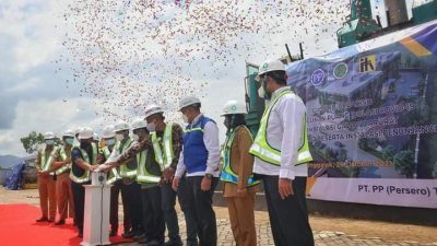 Pembangunan rumah sakit darurat covid-19 di Trennggalek.