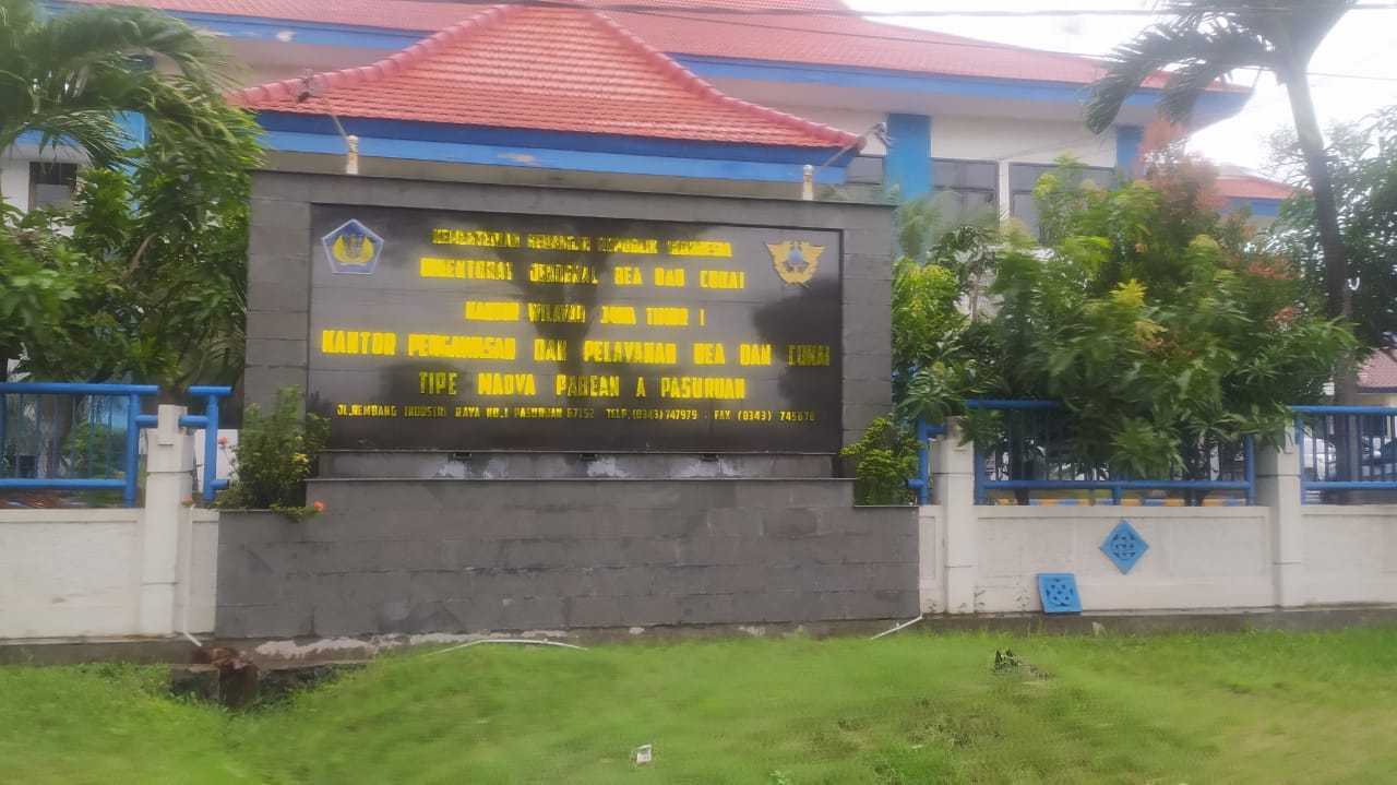 pita cukai kedaluwarsa. (Foto: Laoh Mahfud/Tugu Jatim)
