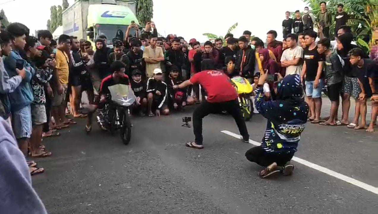 Balapan liar. (Foto: Dokumen/Tugu Jatim)