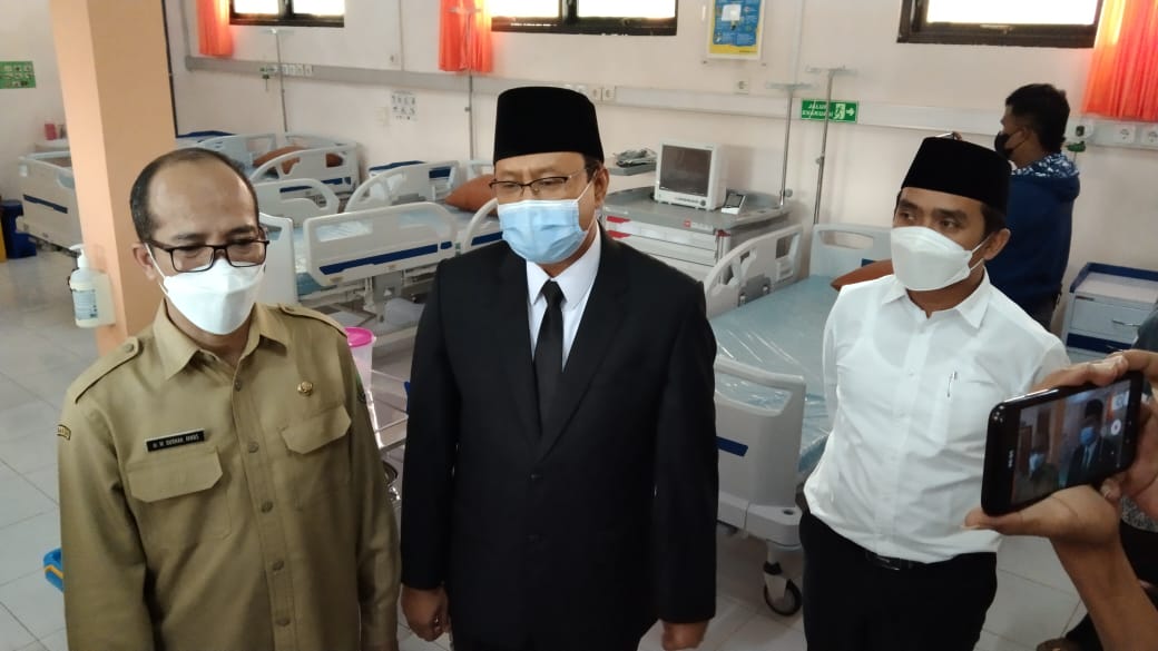 Walikota Pasuruan, Gus Ipul, dan Wawali Pasuruan, Mas Adi, saat meninjau laboratorium hemodialisa di RSUD Dr Soedarsono, Senin (13/12/2021).