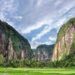 Lembah Harau, salah satu pesona wisata yang ada di Indonesia, tepatnya di Sumatra Barat. (Foto: Pemkab Lima Puluh Kota, Sumbar) tugu jatim