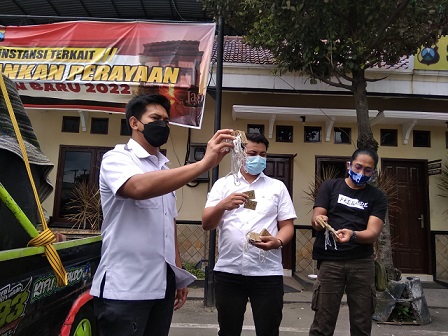 Karcis Parkir dan sejumlah sound system diamankan Polres Kediri.