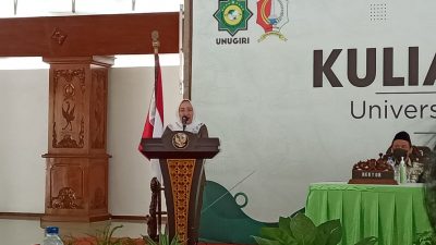 Bupati Bojonegoro, Anna Muawanah, saat membuka Kuliah Kerja Nyata (KKN) Universitas Nahdlatul Ulama Sunan Giri (UNUGIRI) Bojonegoro, Selasa (18/01/2022).