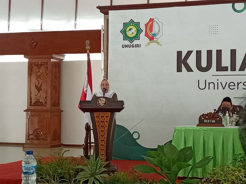 Bupati Bojonegoro, Anna Muawanah, saat membuka Kuliah Kerja Nyata (KKN) Universitas Nahdlatul Ulama Sunan Giri (UNUGIRI) Bojonegoro, Selasa (18/01/2022).