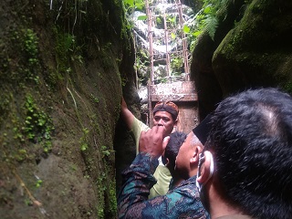 Arung di Desa Keling, Kecamatan Kepung, Kabupaten Kediri sebagai salah satu sistem distribusi air yang ada pada zaman kerajaan Majapahit di Kediri.