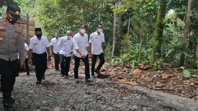 Kunjungan insfratuktur wisata di Kecamatan Watulimo oleh Bupati Trenggalek, Kamis (13/01/2022).