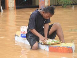 Foto-Foto Banjir Pasuruan yang Melanda Warga Desa Kedawung Kulon