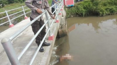 Jenazah Sutrisno ditemukan di bawah jembatan Dusun Templek, Desa Purwoasri, Kabupaten Kediri, Kamis (13/1/2022).