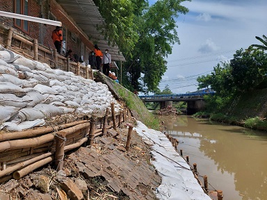 Kali Bayak yang turutu dipantau oleh pemerintah Kota Kediri untuk atasi banjir. 