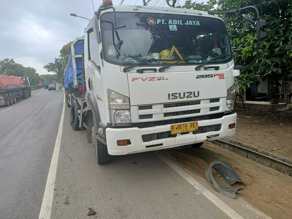 Kecelakaan truk. (Foto: Unit Laka Satlantas Polres Tuban/Tugu Jatim)