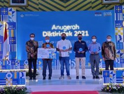 Pemred Tugu Media Group Nurcholis Basyari Terima Anugerah Disktiristek 2021 Kemendikbudristek