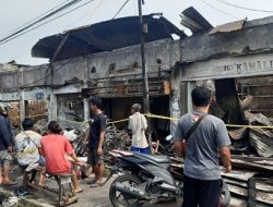 Seperempat Pasar Bululawang Kabupaten Malang Hangus Terbakar