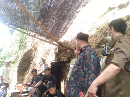 Normalisasi Arung atau lorong bawah tanah yang merupakan bukti peninggalan sejarah di Desa Keling, Kecamatan Kepung, Kabupaten Kediri.