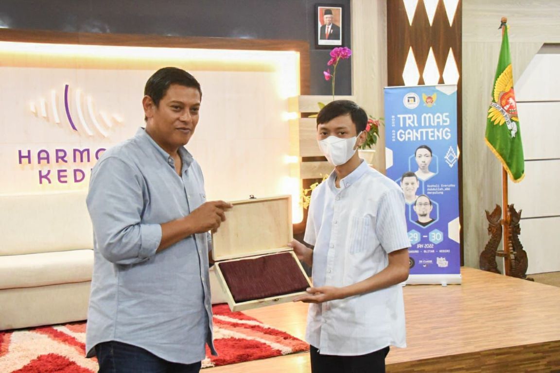 Akhir Road Show Tri Mas Ganteng, Ini Kunci Ghozali Everyday Jadi Miliarder 2 Ghozali Everyday. (Foto: Dokumen/Tugu Jatim)
