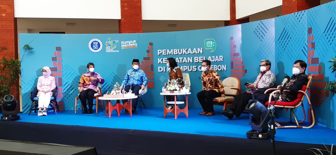Acara peresmian kampus Institut Teknologi Bandung (ITB) Cirebon di Kecamatan Arjawinangun, Kabupaten Cirebon telah diresmikan, Senin (17/1/2022).
