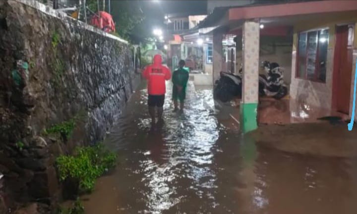 Banjir merendam pemukiman warga di 6 kecamatan, Kabupaten Pasuruan.