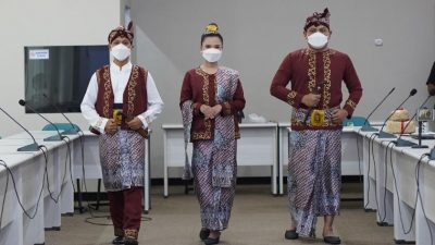 Baju adat. (Foto: Pemkab Kediri/Tugu Jatim)