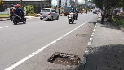 Grill penutup drainase. (Foto: M. Ulul Azmy/Tugu Malang)