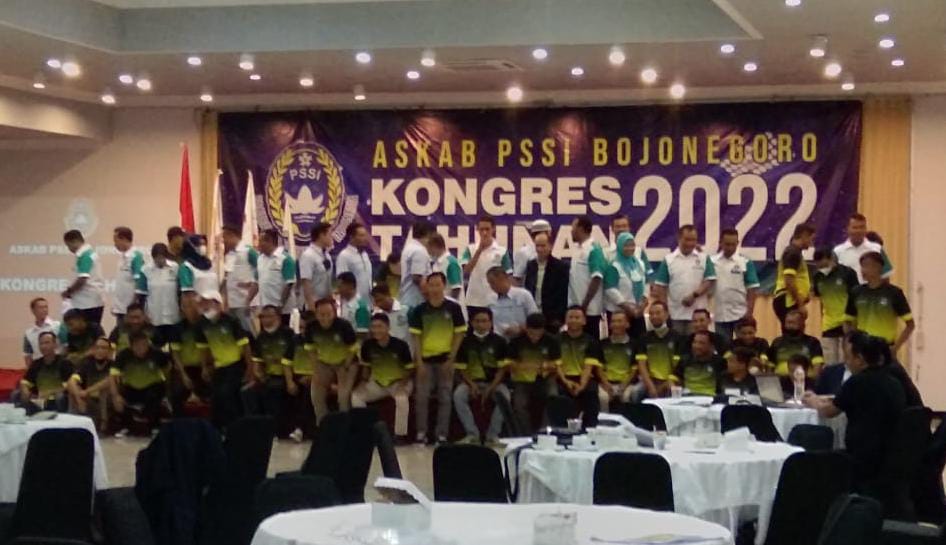 Kongres Tahunan Asosiasi Kabupaten Persatuan Sepak Bola Seluruh Indonesia (Askab PSSI) di Adelia Caffe and Resto Bojonegoro, Selasa (01/02/2022).