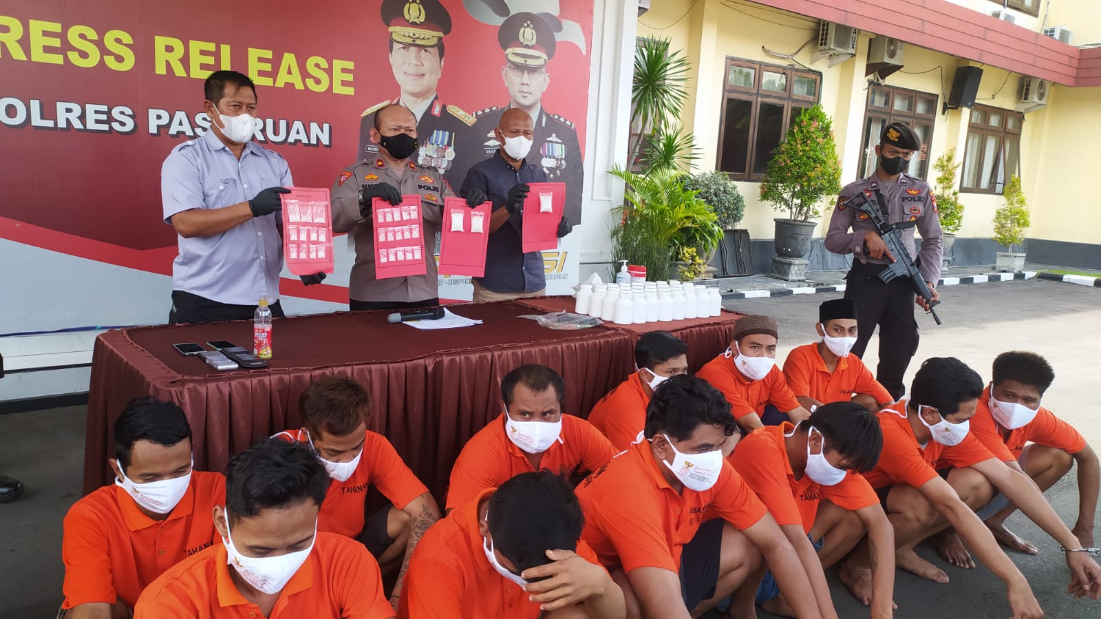 Pengedar narkoba. (Foto: Laoh Mahfud/Tugu Jatim)