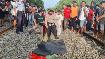 Korban yang tertabrak Kereta Api di Desa Pekuwon, Kecamatan Sumberrejo, Kabupaten Bojonegoro, Rabu (02/02/2022).