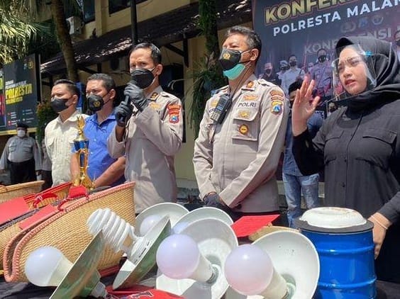 Polresta Malang Kota mengungkap kasus judi sabung ayam di Kota Malang.