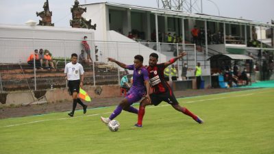 Laga Persik Kediri Melawan Persipura Jayapura di Stadion Kompyang Sujana Kamis (10/2/2022)