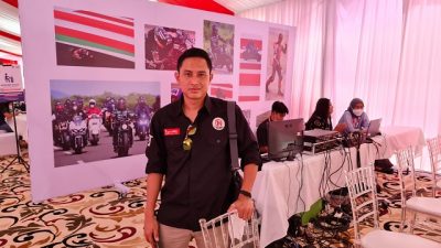 Wahyu Budianto, Wartawan Tugujatim.id, yang liputan langsung dari Mandalika bergabung dengan jurnalis media lainnya.