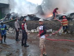 Disambar Petir, Gudang Benang Habis Terbakar di Pasuruan Kerugian Sekitar Rp 2 Miliar