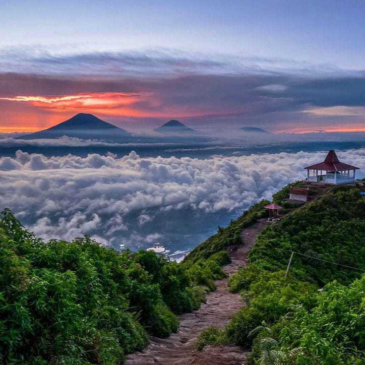 Gunung. (Foto: Pinterest/Tugu Jatim)