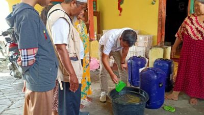 Minyak goreng palsu. (Foto: Mila Arinda/Tugu Jatim)