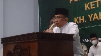 Ketua umum Pengurus Besar Nahdhotul Ulama, KH Yahya Cholil Staquf, saat berkunjung ke Kantor PCNU Kabupaten Kediri Minggu (6/3/2022).