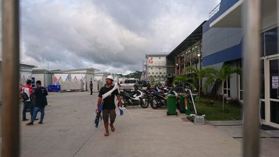 Area khusus tim balap di Mandalika Internasional Sirkuit. Tampak ruang-ruang perlengkapan pendukung pembalap yang berada di zona A-G.