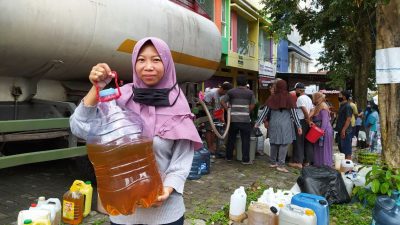 Minyak goreng murah. (Foto: M. Ulul Azmy/Tugu Malang)