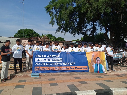 Paguyuban musik Tongklek Tuban membacakan deklarasi dukung Gus Muhaimin jadi Presiden di Tahun 2024, Minggu (13/3/2022).