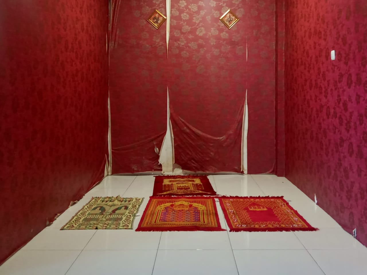 Pos pengamanan. (Foto: Mila Arinda/Tugu Jatim)