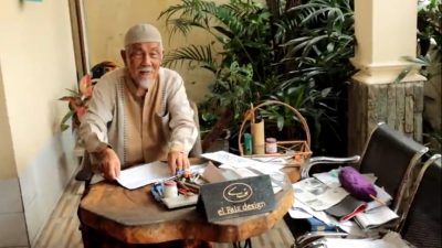 Kisah Maestro Kaligrafi Indonesia asal Bangil Pasuruan, Pernah Bertemu Presiden Bill Clinton hingga Tulis Kiswah Kakbah di Makkah