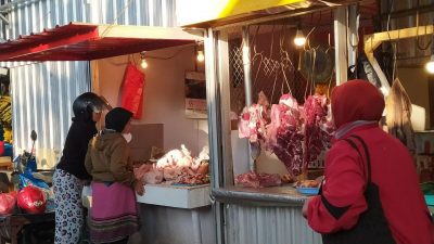 Harga daging sapi. (Foto: M. Ulul Azmy/Tugu Malang)