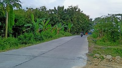 Jalan Kepohbaru-Gunungsari sepanjang 3,8 kilometer yang menghubungkan jalan nasional Bojonegoro telah rampung dikerjakan.