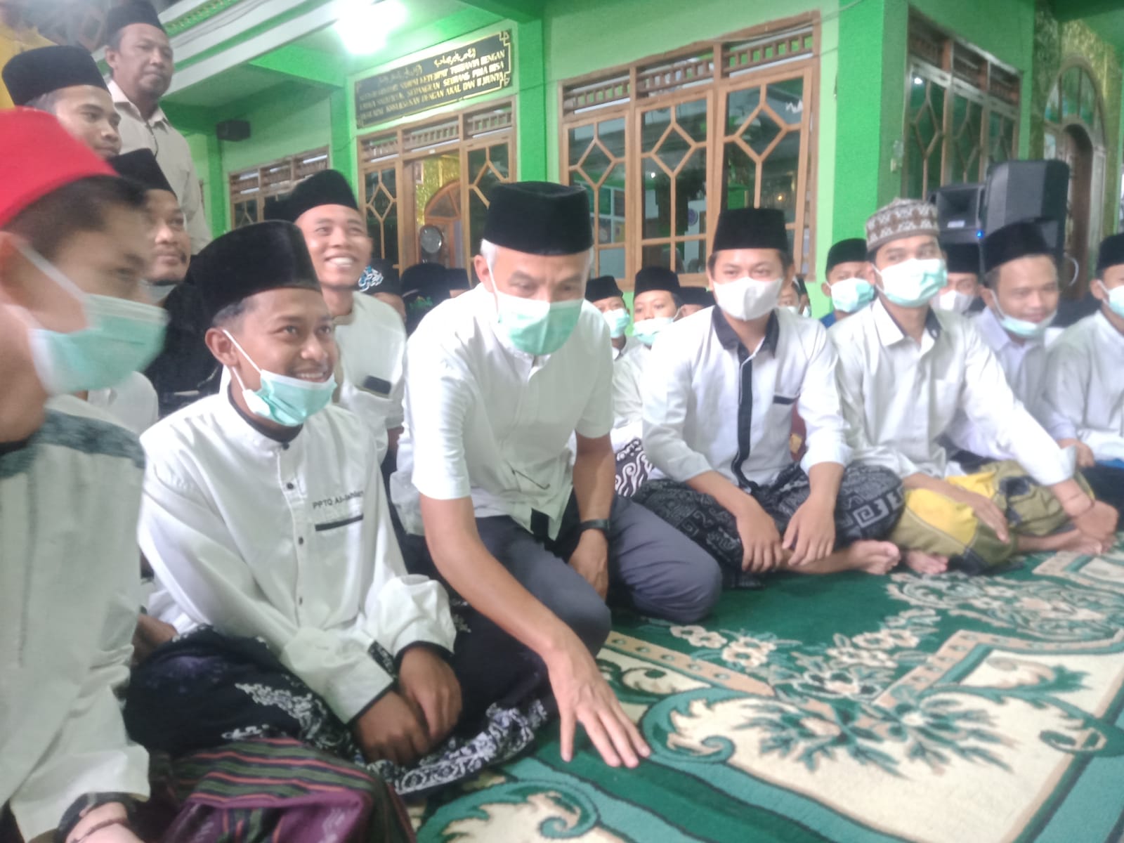Berkunjung ke Ponpes Kediri untuk Nyapres? Ganjar: Hanya Memberi Semangat Santri
