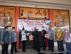 Santuni Anak Yatim Piatu di Malang Raya, Unikama Berbagi Paket Bingkisan Hari Raya