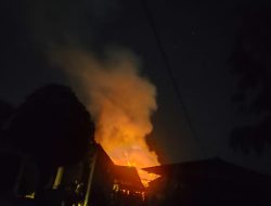 Ditinggal Pemiliknya, Rumah Warga Jenu Tuban Terbakar Akibat Korsleting Listrik, Rugi Rp50 Juta