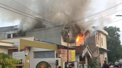 Kebakaran rumah. (Foto: Rahman Hakim/Tugu Jatim)